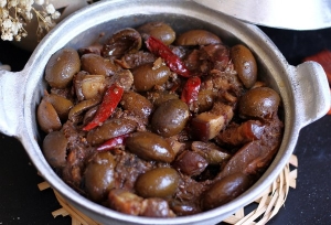 Thực đơn hàng ngày: Cá kho trám xanh