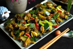 Thực đơn hàng ngày: Ếch xào khế lá gừng