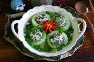 Thực đơn hàng ngày: Canh bầu nhồi thịt