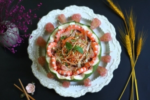 Thực đơn hàng ngày: Gỏi bưởi tôm mực khô