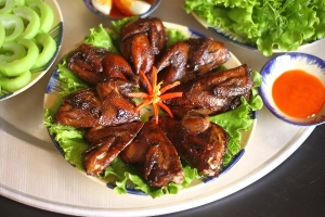 Thực đơn hàng ngày: Chim cút chiên bơ