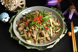 Thực đơn hàng ngày: Ngan xào lăn