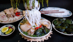 Thực đơn hàng ngày: Bún bung hoa chuối