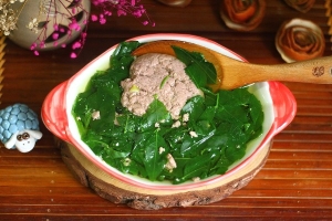 Thực đơn hàng ngày: Canh rau ngót riêu tép