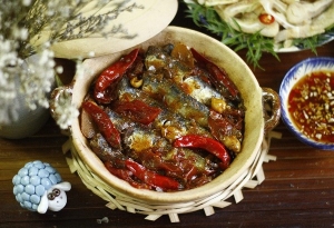 Thực đơn hàng ngày: Cá trích kho cà chua