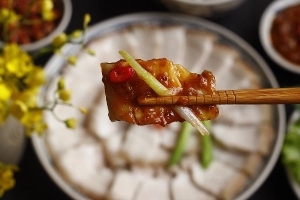 Thực đơn hàng ngày: Thịt luộc chấm mắm tép 