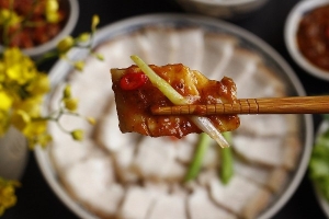 Thực đơn hàng ngày; Thịt luộc chấm mắm tép