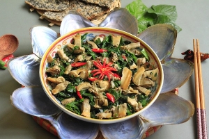 Thực đơn hàng ngày: Trai xào lá lốt