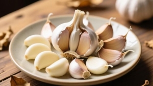 Ăn tỏi có hại với 3 nhóm người này