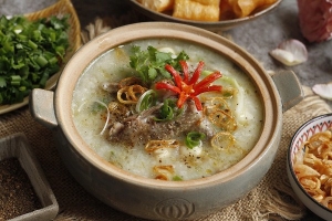 Thực đơn hàng ngày: Cháo chim câu hạt sen