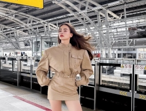 Ca sĩ Hồ Ngọc Hà nổi bật với thời trang thu trong đời thường