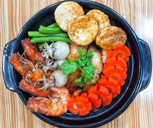 Thực đơn hàng ngày: Đậu hũ tay cầm hải sản