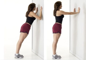 Bài tập chống đẩy tường 5 phút giúp săn chắc cơ ngực