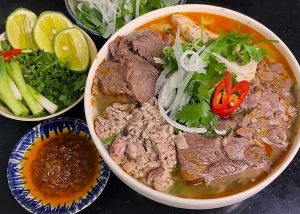 Thực đơn hàng ngày: Bún bò tái