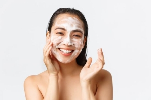 Chăm sóc da trước khi ngủ giúp da mềm mịn