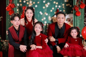 Sao Việt trang hoàng nhà cửa, tổ chức tiệc, chụp ảnh đón Giáng sinh