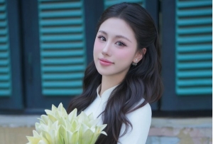 Á khôi 2 cuộc thi Hoa khôi Duyên dáng áo dài Việt Nam 2025 khoe vẻ đẹp trong trẻo