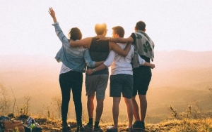Lý do bạn bè có thể khiến bạn có thể sống lâu và khỏe mạnh