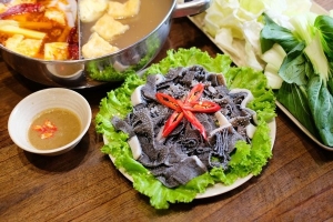 Thực đơn hàng ngày: Lẩu sách bò