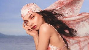 Top 10 gương mặt đẹp nhất thế giới năm 2025