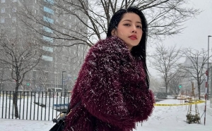 Ca sĩ Chi Pu biến hóa phong cách với áo lông đủ màu sắc