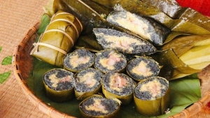 Thực đơn hàng ngày: Bánh chưng đen người Tày 