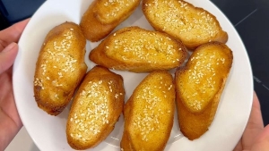 Thực đơn hàng ngày: Bánh mì nướng bơ sữa