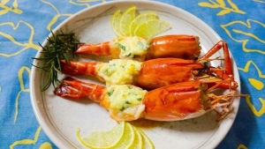 Thực đơn hàng ngày: Tôm càng xanh nướng phô mai