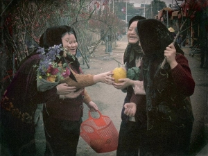 Nhóm bạn trẻ hóa thân các cụ già, tái hiện không khí thời xưa