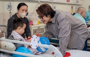 Sao Việt làm thiện nguyện dịp Tết Bính Ngọ