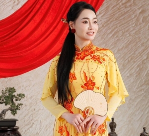 Quách Thu Phương U50 vẫn khiến khán giả ngỡ ngàng bởi vẻ đẹp trẻ trung