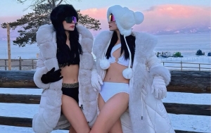 Thúy Hằng - Thúy Hạnh gây ấn tượng bởi sắc vóc quyến rũ ở tuổi 48