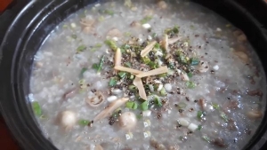 Thực đơn hàng ngày: Cháo đậu đỏ thịt bò