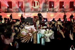 Đạo diễn Vạn Nguyễn giữ nhịp cùng sân khấu nhạc trẻ