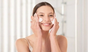 Kiểm soát nhờn và giữ da ổn định suốt ngày bằng quy trình skincare buổi sáng cho da dầu