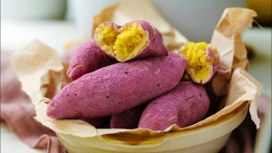 Thực đơn hàng ngày: Bánh mì khoai lang tím