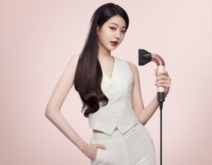 Jang Won Young (IVE) trở thành Đại sứ cho dòng sản phẩm tạo kiểu tóc của Dyson