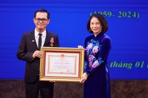 Nhiều nghệ sĩ Việt vinh dự nhận Huân chương Lao động