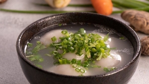 Thực đơn hàng ngày: Bánh trôi nước nhân thịt mặn