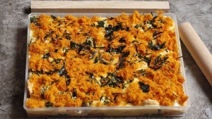 Thực đơn hàng ngày: Bánh bông tuyết trứng muối 