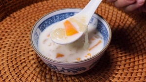 Thực đơn hàng ngày: Chè tuyết giáp sữa tươi đu đủ