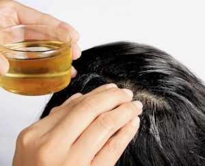 Dưỡng mềm tóc cách dùng dầu dừa mà không lo bết dính