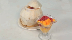 Thực đơn hàng ngày: Chè củ năng trái dừa