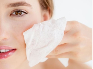 Trong mùa mưa, 5 cách chăm sóc da hiệu quả  để hạn chế kích ứng và nổi mụn