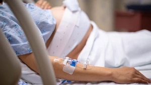 Phụ nữ mang thai và cho con bú: Virus Ebola có ảnh hưởng đến không