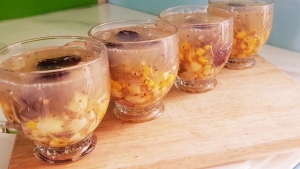 Thực đơn hàng ngày: Chè hạt sen thập cẩm