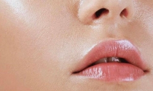 Có cần dưỡng ẩm không với da dầu mụn