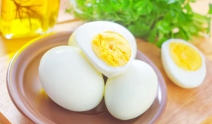 4 nhóm người không nên ăn quá nhiều trứng