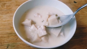Thực đơn hàng ngày: Chè khoai môn đậu xanh