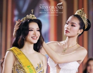Từ bác sĩ da liễu đến sàn diễn: Á hậu Đinh Y Quyên gây sốt với nhan sắc ngày càng thăng hạng